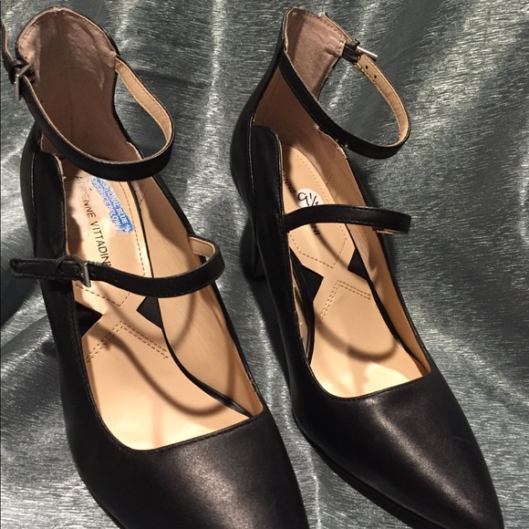 Heels - Picture 2 of 7